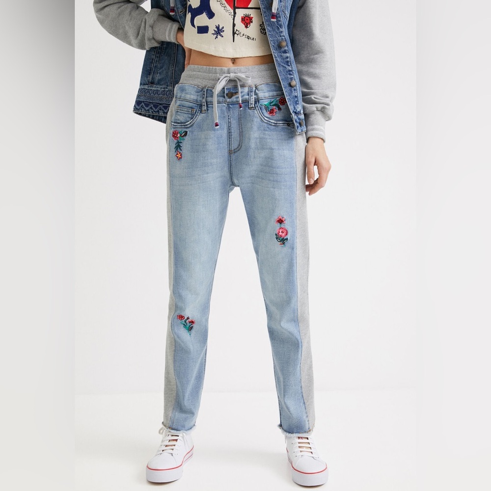 Desigual floral embroidery pull on jeans jogger Size XS